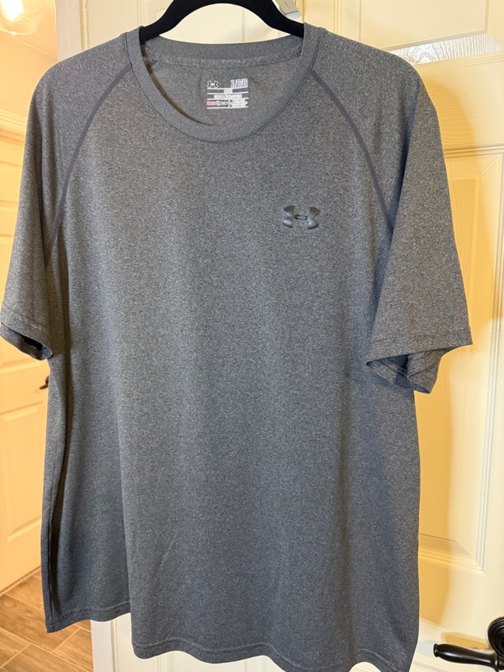 Under Armour Men's Grey Loose Fit Heatgear Short-Sleeve Performance Tee